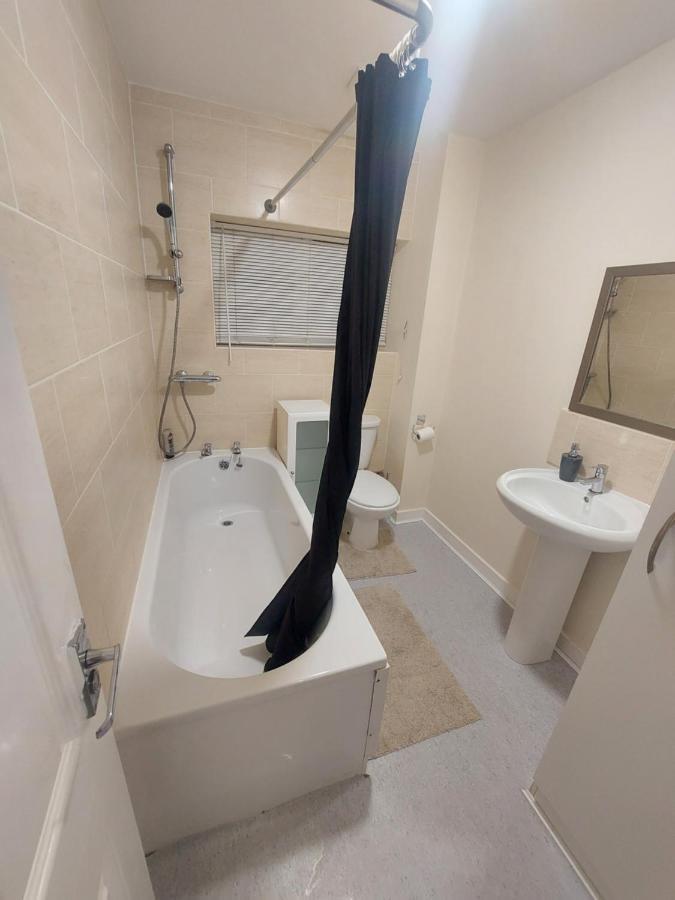 2 Large Bedroom Apartment- Wifi & Parking Флитвуд Экстерьер фото