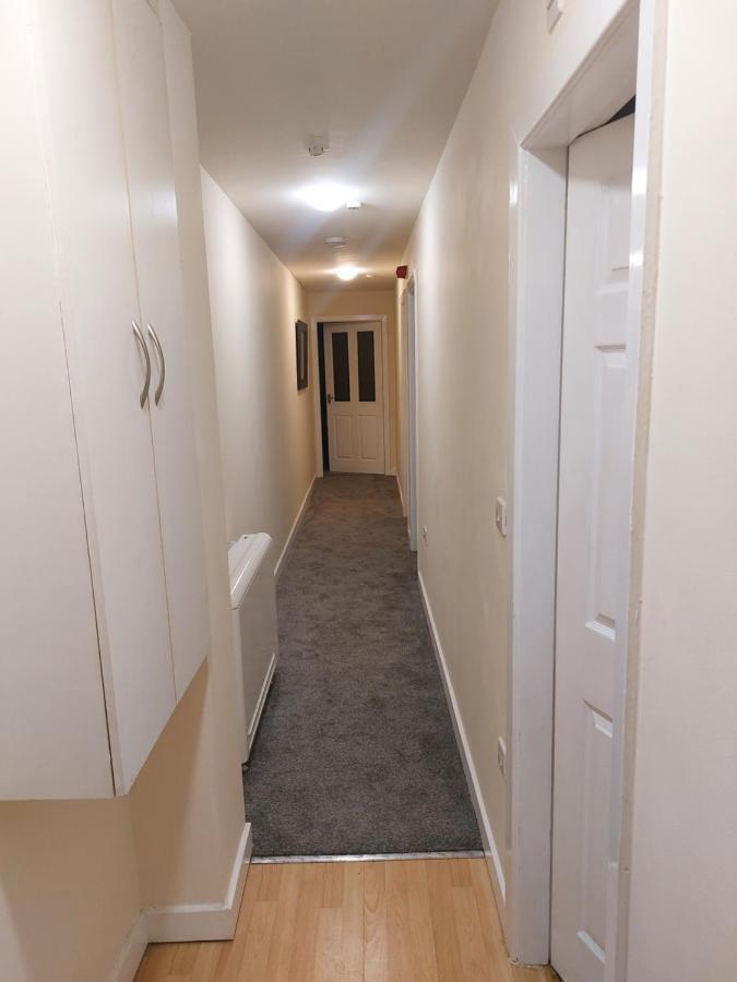 2 Large Bedroom Apartment- Wifi & Parking Флитвуд Экстерьер фото