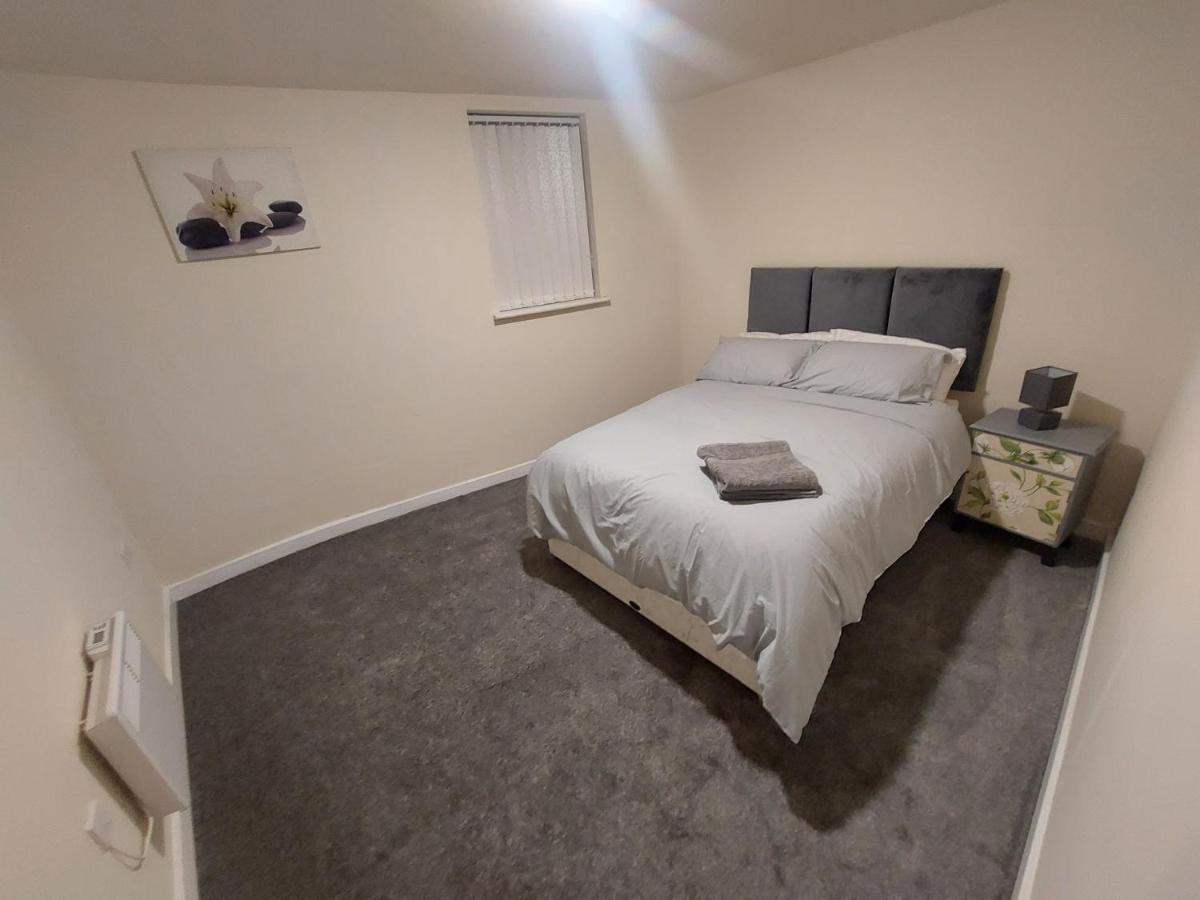 2 Large Bedroom Apartment- Wifi & Parking Флитвуд Экстерьер фото