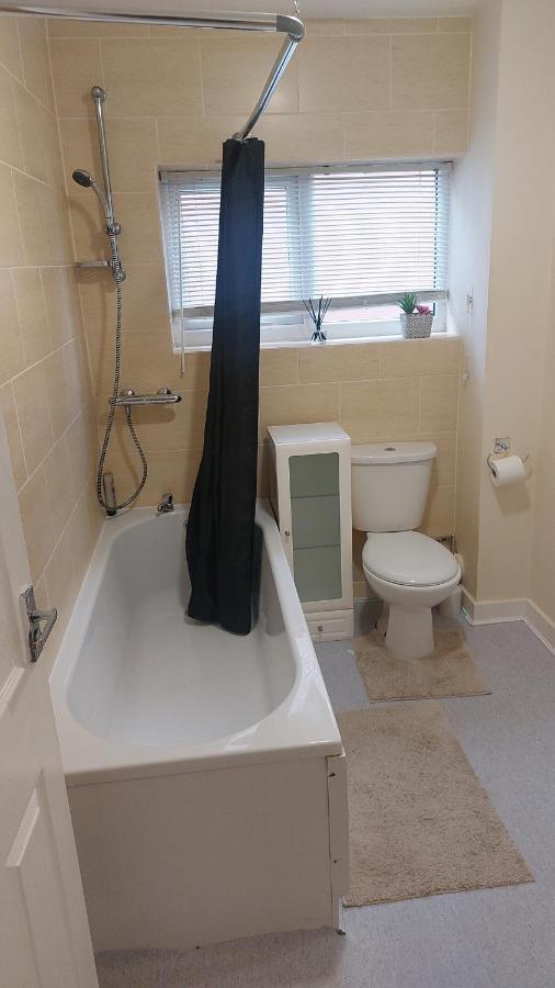 2 Large Bedroom Apartment- Wifi & Parking Флитвуд Экстерьер фото